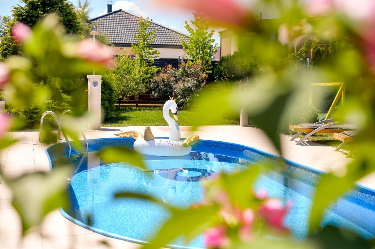 Holiday Villa Rita , Ideal For Families, Pool, Large Childrens Playground Varasd Kültér fotó